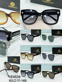 Picture of Versace Sunglasses _SKUfw55113862fw
